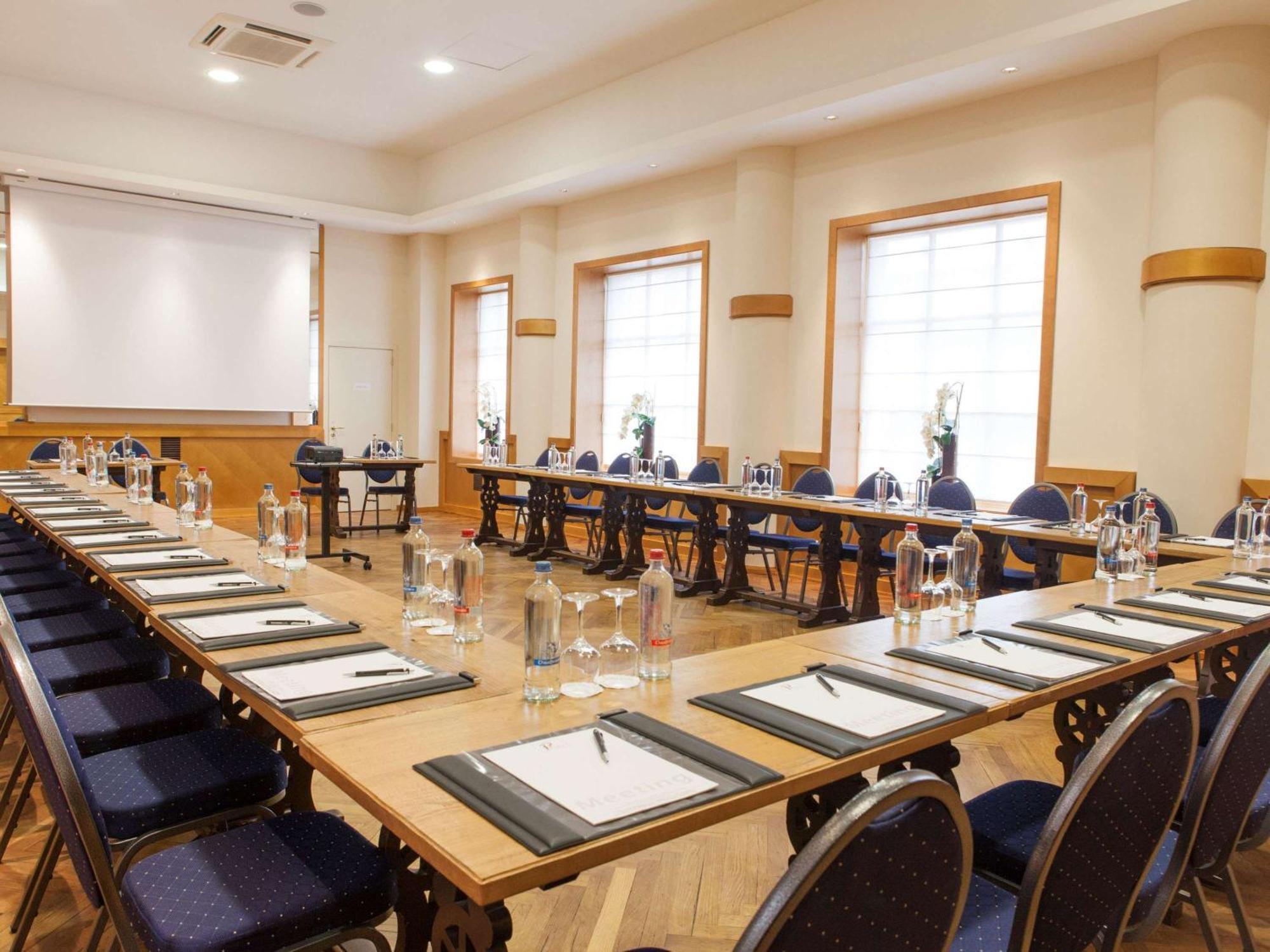 Siru Hotel 3*